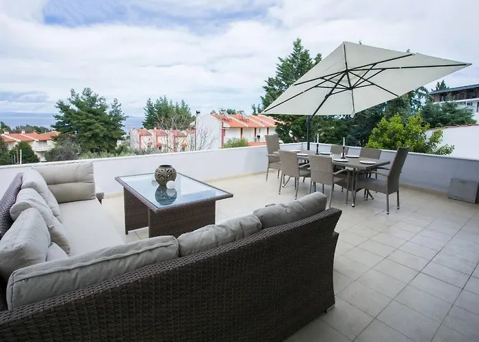 Quiet Panoramic Sea View -large Balcony *