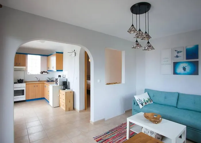 Quiet Panoramic Sea View -large Balcony Holiday home *